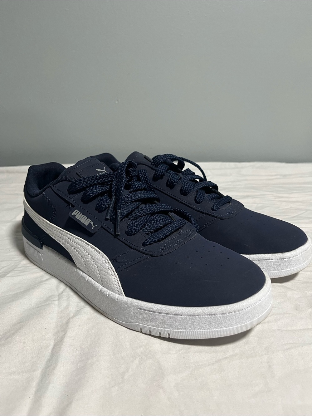 Puma Men's Navy and White Low-Top Sneakers